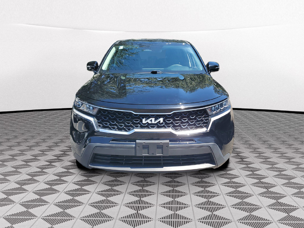 Used 2022 Kia Sorento LX FWD image 2