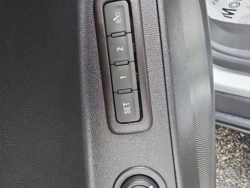 Certified 2021 Chevrolet Equinox Premier w/ LPO, Floor Liner Package FWD image 23