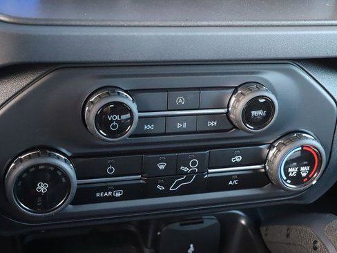 New 2025 Ford Bronco Badlands image 30