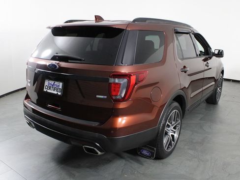 Used 2016 Ford Explorer Sport w/ Equipment Group 401A AWD/4WD image 3