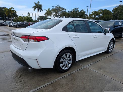 Used 2026 Toyota Corolla LE FWD image 4