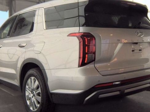 Used 2025 Hyundai Palisade SEL FWD image 3