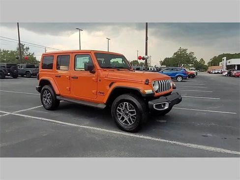 New 2025 Jeep Wrangler Sahara w/ Safety Group image 16