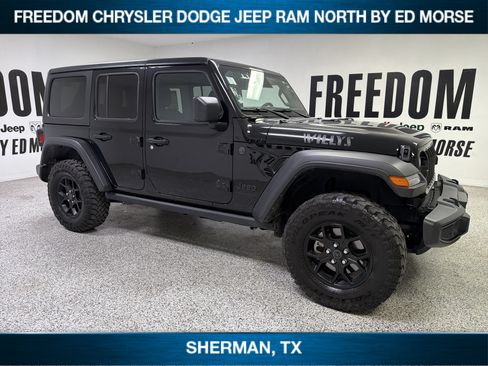 Used 2025 Jeep Wrangler Unlimited Sport AWD/4WD image 3