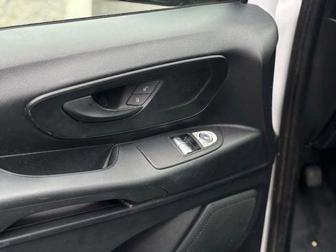 Used 2022 Mercedes-Benz Metris image 21