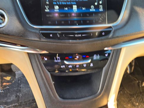 Used 2017 Cadillac XT5 Luxury image 47