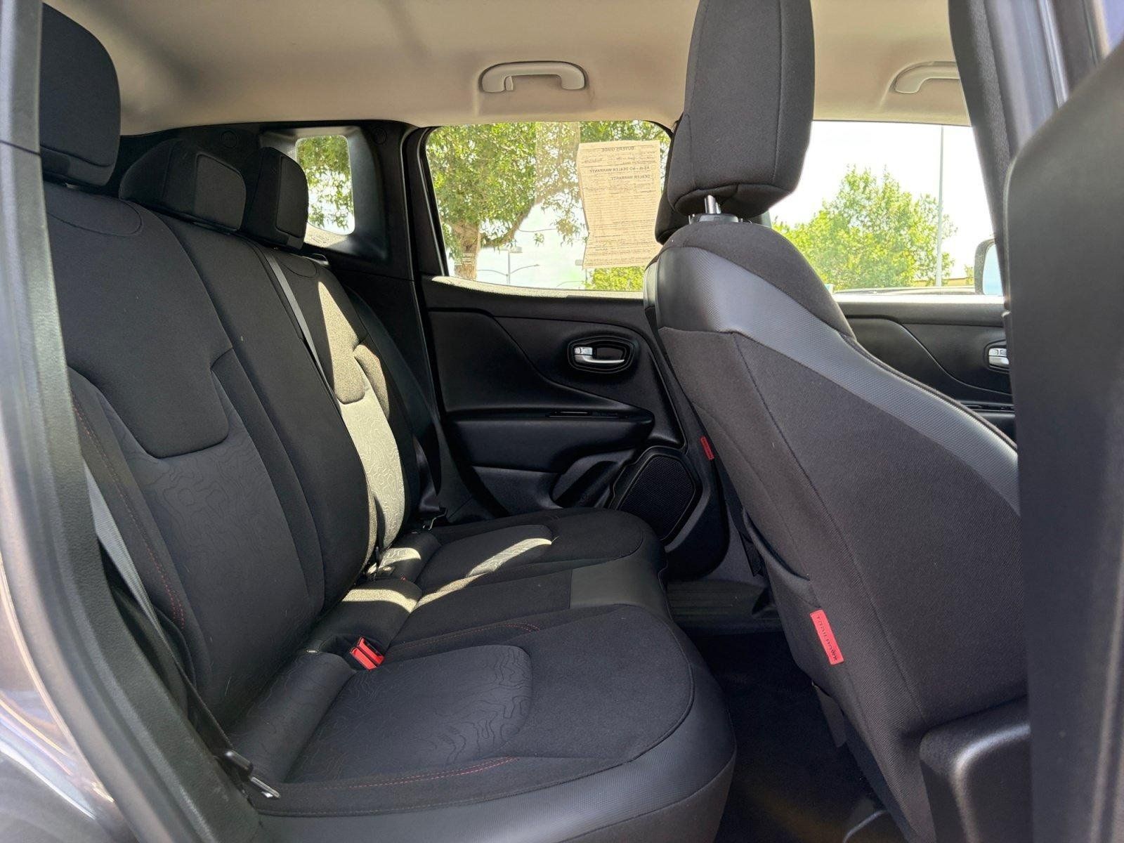 Used 2020 Jeep Renegade Trailhawk AWD/4WD image 33