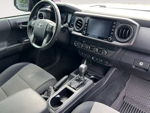 Used 2020 Toyota Tacoma TRD Off-Road w/ Technology Package AWD/4WD image 26