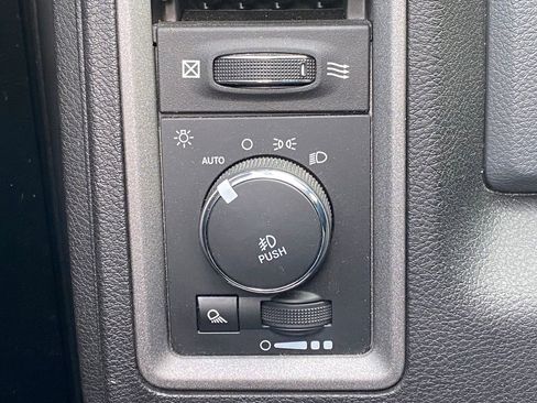 Used 2018 RAM 1500 Express w/ Express Value Package image 24