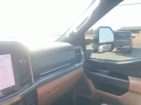 Used 2024 Ford F250 Lariat w/ Chrome Package image 28