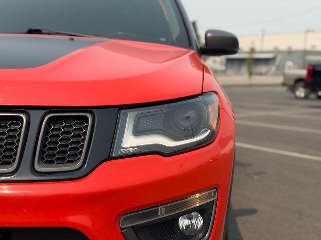 Used 2018 Jeep Compass Trailhawk w/ Leather Interior Group AWD/4WD image 7