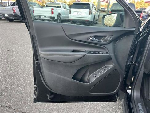 Used 2023 Chevrolet Equinox Premier image 15