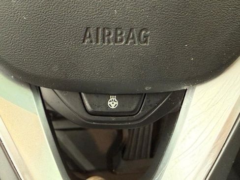 Used 2024 BMW 330i xDrive 330i xDrive w/ Premium Package image 17