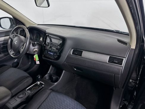 Used 2014 Mitsubishi Outlander ES FWD image 26