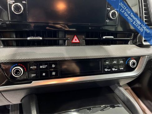 Used 2023 Kia Sportage LX image 19