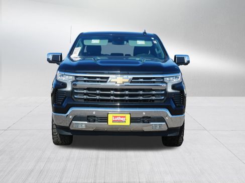 Used 2022 Chevrolet Silverado 1500 LTZ image 2
