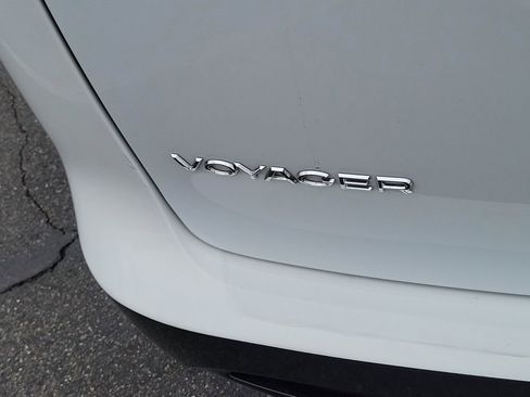 Certified 2023 Chrysler Voyager LX FWD image 21