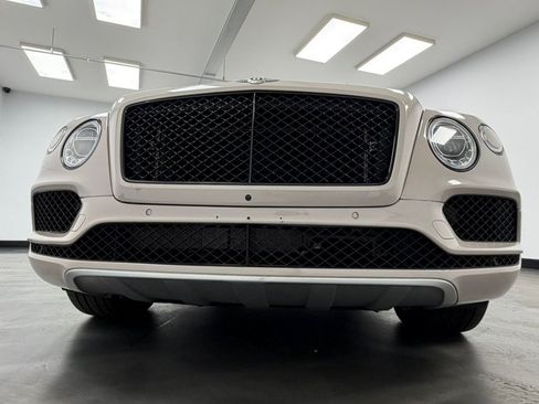 Used 2019 Bentley Bentayga AWD/4WD image 14