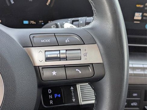 Used 2024 Hyundai Kona SEL FWD image 31