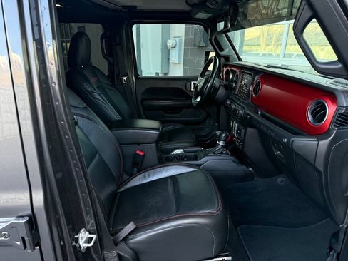 Used 2018 Jeep Wrangler Unlimited Rubicon AWD/4WD image 18