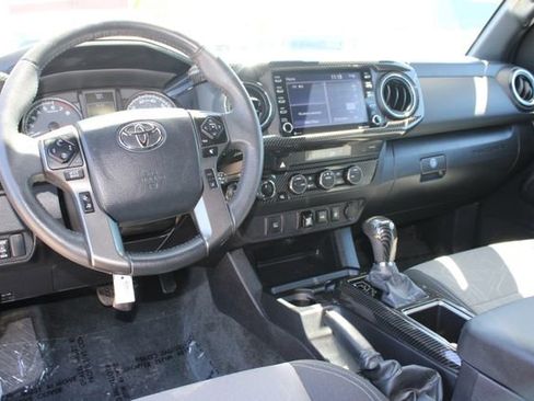 Used 2023 Toyota Tacoma TRD Off-Road AWD/4WD image 15