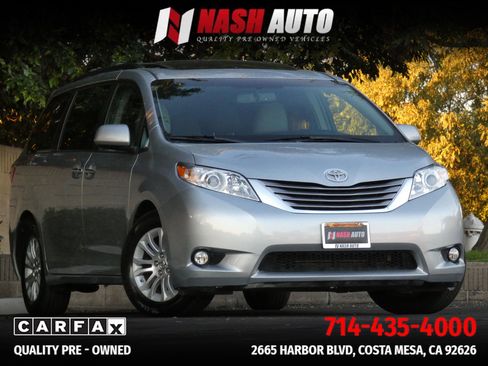 Used 2015 Toyota Sienna XLE image 1
