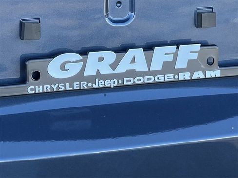 Certified 2021 Jeep Cherokee Latitude Lux w/ Comfort/Convenience Group image 48