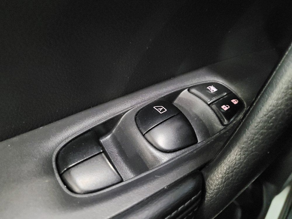 Used 2016 Nissan Rogue SV AWD/4WD image 27