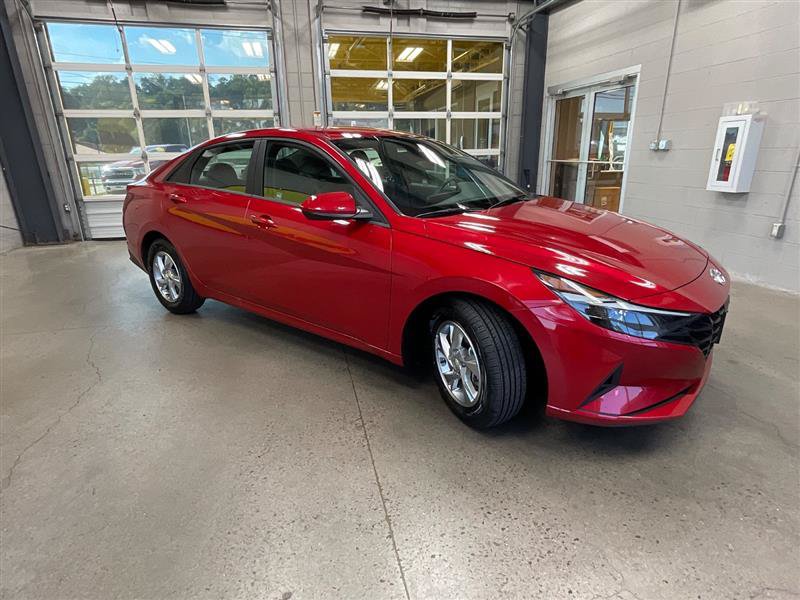 Used 2021 Hyundai Elantra SE FWD image 7