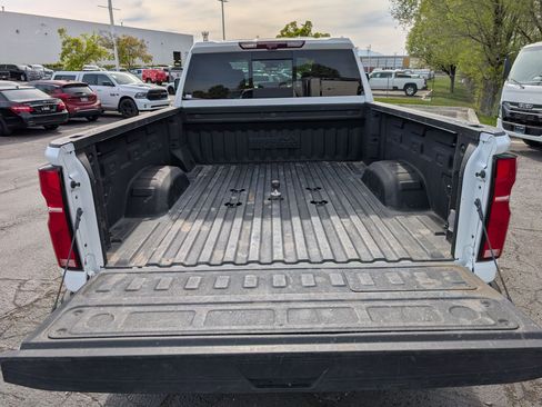 Used 2024 Chevrolet Silverado 3500 High Country w/ Technology Package image 30
