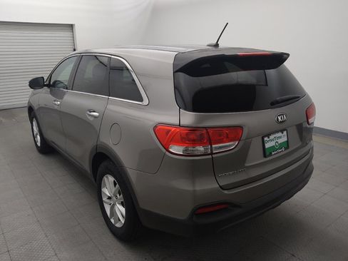 Used 2017 Kia Sorento L FWD image 5