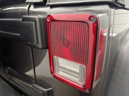 Used 2017 Jeep Wrangler Unlimited Sport w/ Quick Order Package 24S AWD/4WD image 12