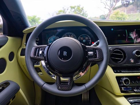 Used 2024 Rolls-Royce Ghost Black Badge image 27