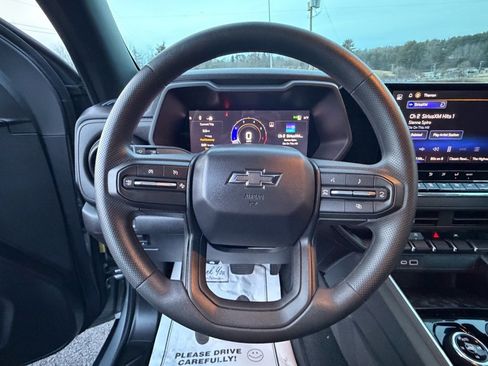 Used 2026 Chevrolet Colorado Trail Boss image 2