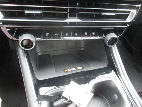 New 2026 Chevrolet Traverse Z71 w/ Driver Confidence Package image 16