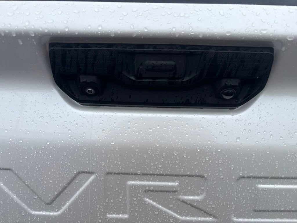 Used 2024 Chevrolet Silverado 2500 LT AWD/4WD image 17