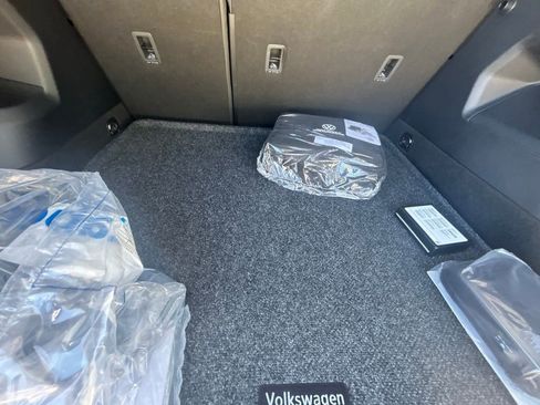 New 2026 Volkswagen Tiguan SE R-Line image 44