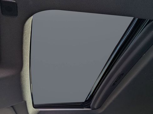 Used 2023 GMC Sierra 1500 AT4 w/ Technology Package image 19