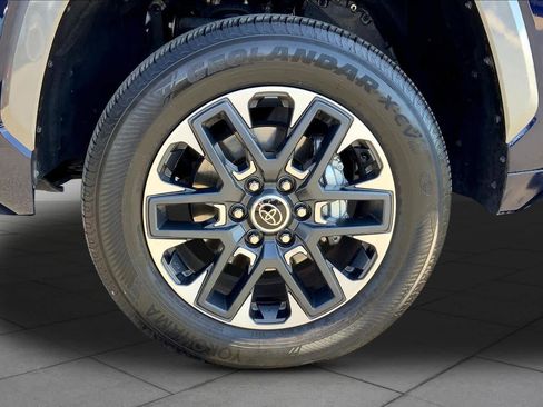 Used 2024 Toyota Tundra Limited w/ Power Package AWD/4WD image 11