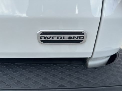 Certified 2022 Jeep Gladiator Overland w/ Safety Group image 8