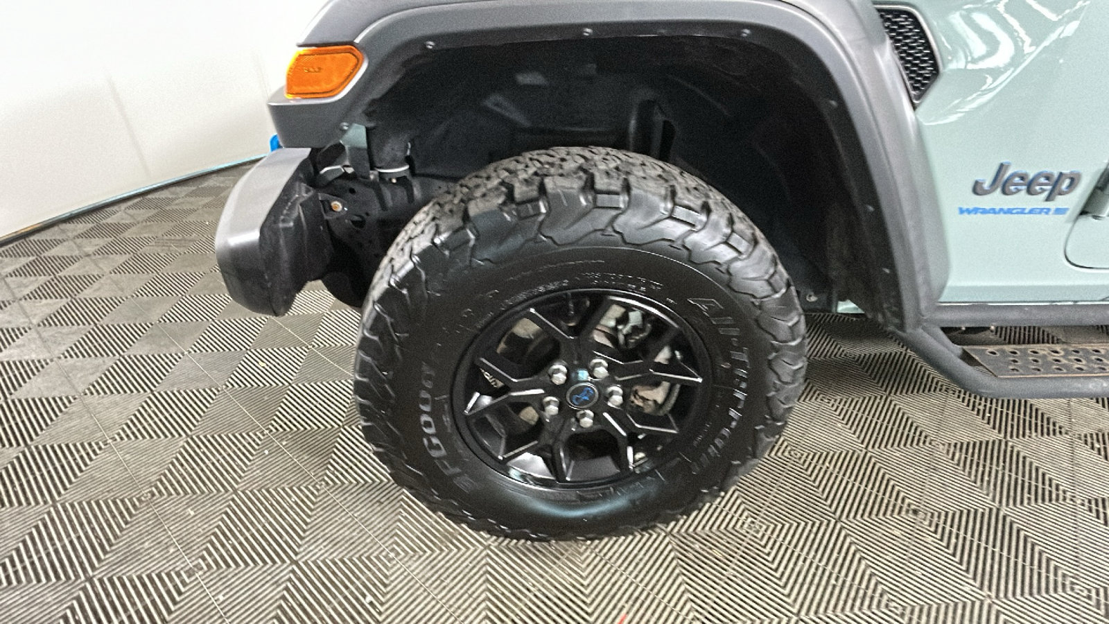 Used 2024 Jeep Wrangler Unlimited AWD/4WD image 10