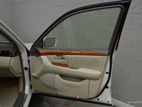 Used 2001 Lexus LS 430 RWD image 12