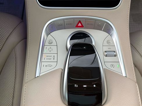 Used 2017 Mercedes-Benz S 550 Sedan image 30
