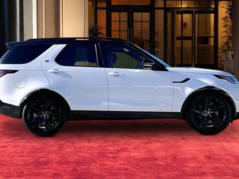 Used 2023 Land Rover Discovery HSE R-Dynamic image 13