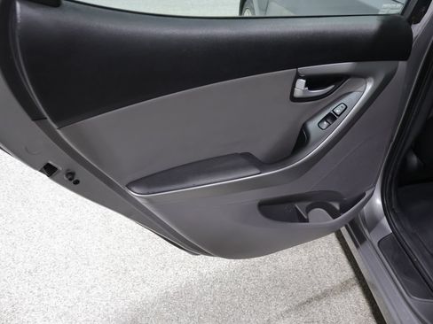 Used 2014 Hyundai Elantra Limited w/ Option Group 03 FWD image 19