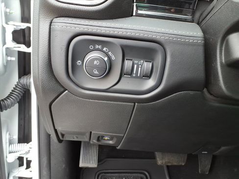 Used 2025 RAM 2500 Limited image 12