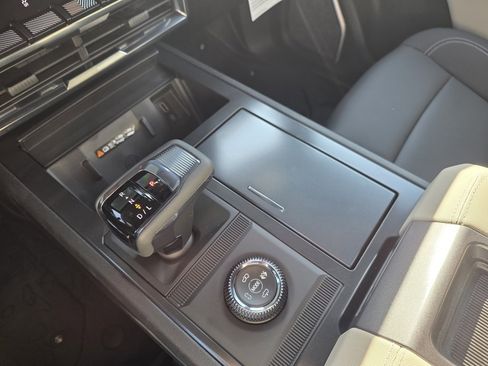 New 2026 GMC Hummer EV SUV image 19