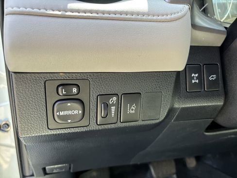Used 2016 Toyota RAV4 Limited w/ Advanced Technology Package AWD/4WD image 10