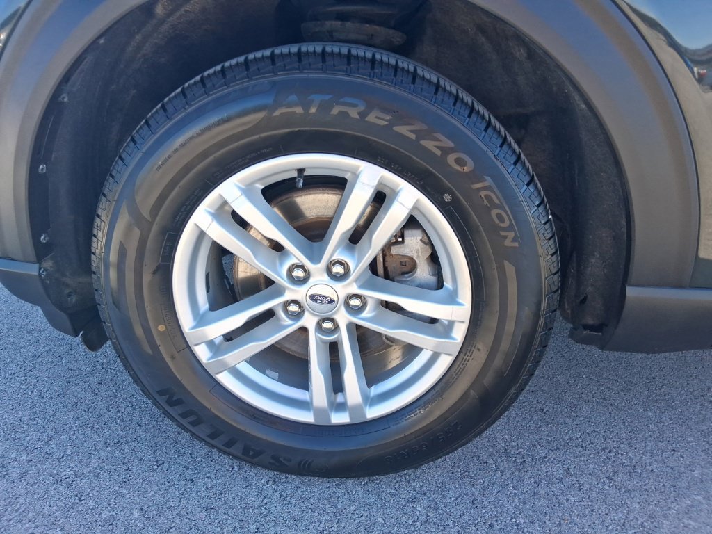 Used 2023 Ford Explorer XLT AWD/4WD image 24