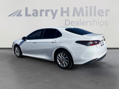 Used 2021 Toyota Camry LE w/ Carpet Mat Package (TMS) image 3